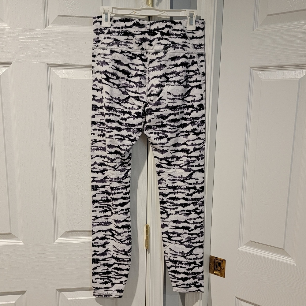 Fabletics Cold Weather Leggings - Picture 5 of 6